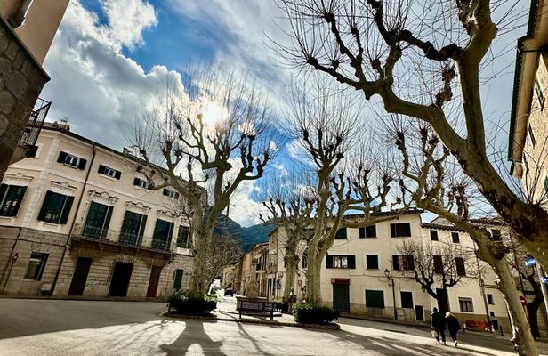 Sóller and Valldemossa Personal Tour with Sunset Views