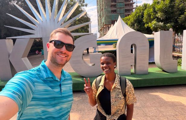 Kigali Private Car Guided City Tour by a Local