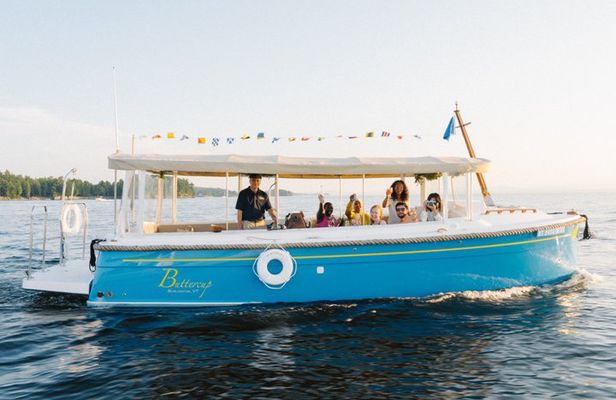 Private Daytime Picnic Boat Cruise (Up to 6 Passengers)