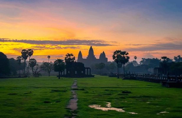 Angkor Wat Sunrise Day Trip from Phnom Penh All Inclusive