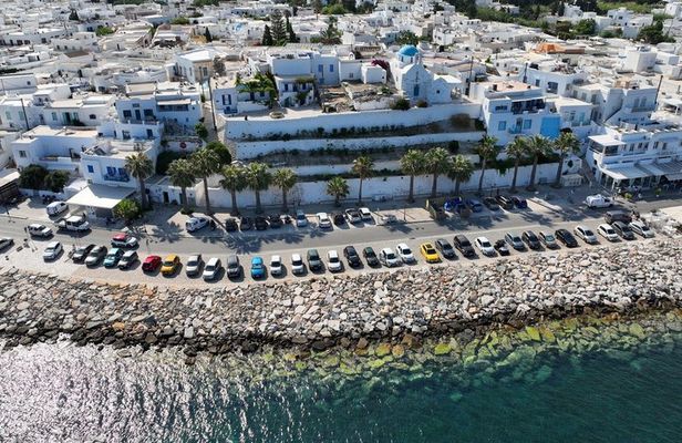 Paros Private Highlights Tour with Naoussa and Lefkes
