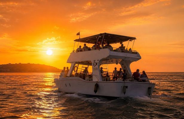 2 Hours Cartagena Sunset Bay Cruise with Drinks