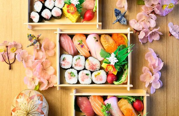 Tokyo: Tsukiji Fish Market Food Culture Tour & Sushi Making Class
