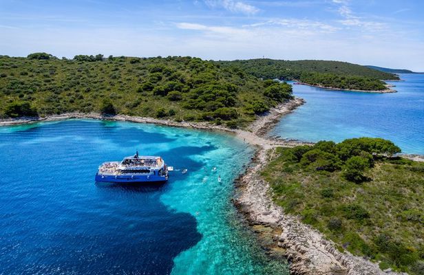 Blue Lagoon Half Day Xcape Catamaran Tour from Split