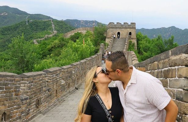 All-inclusive Day Tours: Tiananmen Sq, Forbidden City, Great Wall