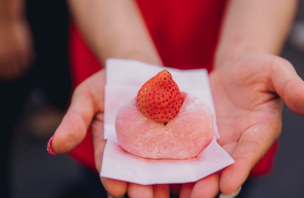Osaka Retro Streets and Street Food Walking Tour
