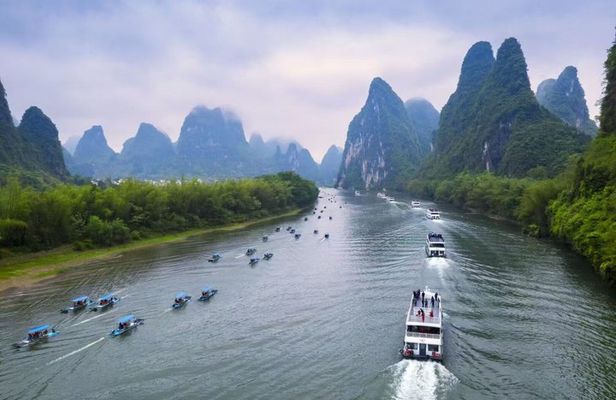 Guilin Li River 3-Star Cruise to Yangshuo with English Assist