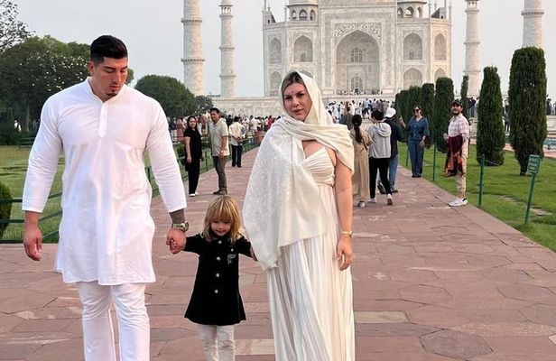 Private Guided Taj Mahal Tour with Skip The Line Entry Ticket
