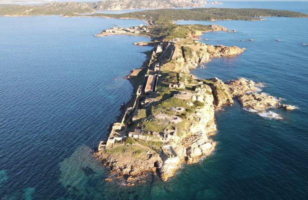Weekend Tour through the Hidden Bays of the La Maddalena Archipelago
