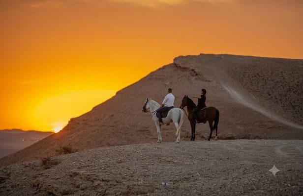 Marrakech Private Horse Riding in Agafay Desert &Dinner Show