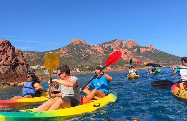 Saint-Raphaël: Guided Kayak Tour of the Esterel Calanques