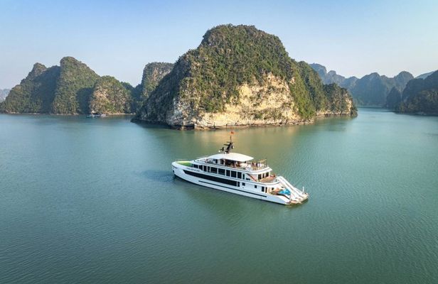Luxury Lan Ha Bay Day Cruise with Lunch & Kayaking from Hanoi