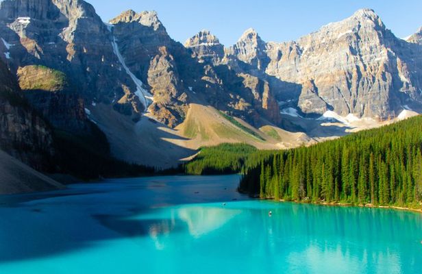 Calgary Round Trip to Lake Louise and Moraine Lake
