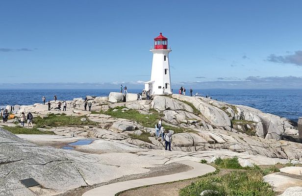 Private Peggy’s Cove & Halifax Highlights Tour with Citadel Entry