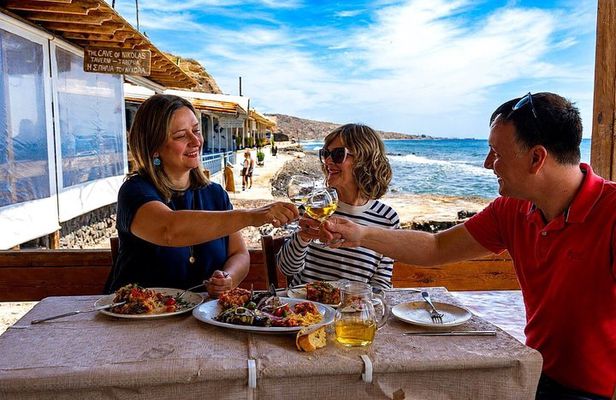 Secrets of Santorini - Private Full Day Tour with Dinner