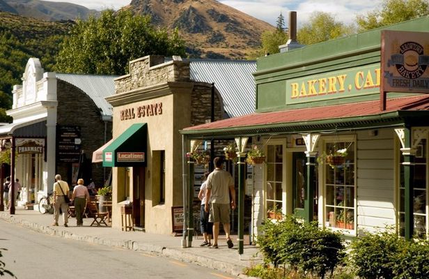 Arrowtown & Queenstown Kiwi Special Tour, Local discovery tour.