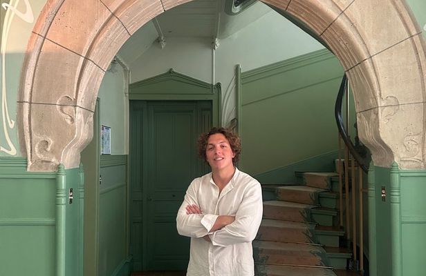 From Busy Paris To Quiet Paris : An Afternoon Stroll With A Local