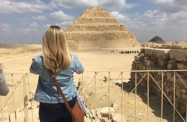 Full Day Tour to Giza Pyramids, Sakkara & Memphis