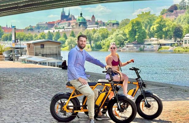 Grand City Tour on CHOPPER Ebike