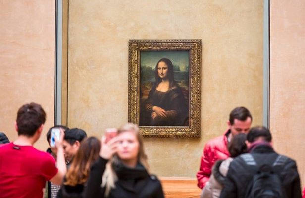 Louvre Museum Guided Tour Semi-Private or Private Options