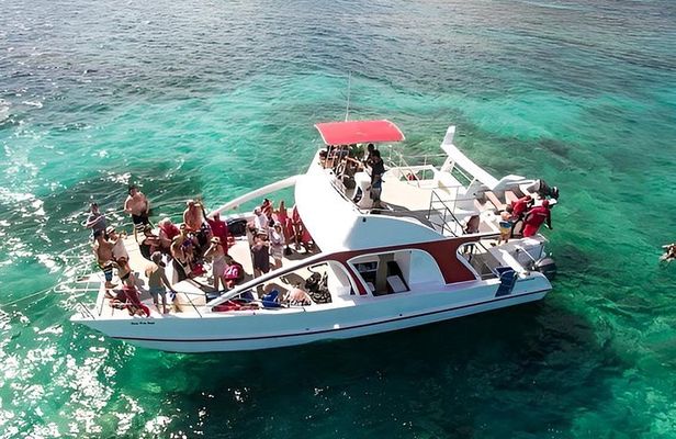 Party Boat Tour – All-Inclusive Catamaran Adventure in Punta Cana
