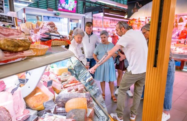 Sant'Ambrogio Market Food Tour with Tastings led by a local Chef