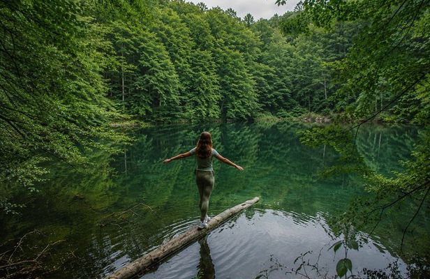Hidden Garanohur Lake: Full-Day Guided Forest Hike from Baku