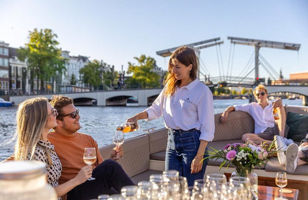 Amsterdam 2 Hour Small-Group Canal Cruise with Unlimited Snacks