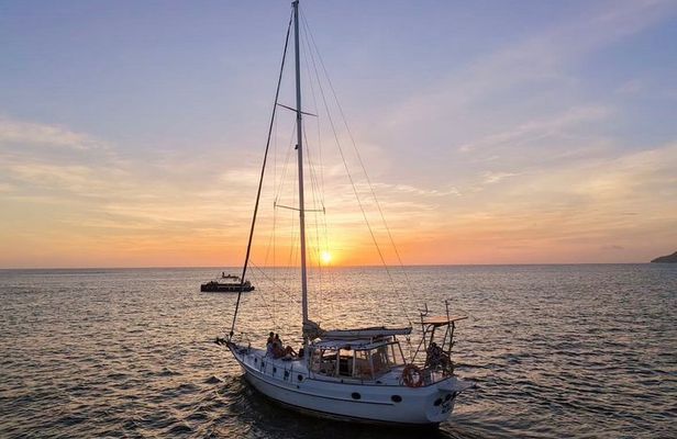 Private Sailing Charter in Tamarindo-Viajero Del Sol