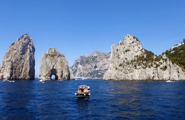 Capri Mini Cruise and City Sightseeing Day Trip from Naples