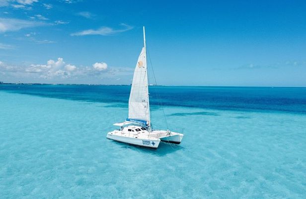 Full Day Luxurious Catamaran Adventure Cancún to Isla Mujeres