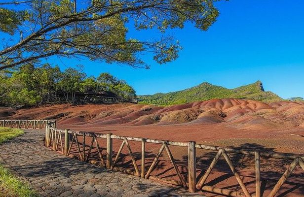 Seven Coloured Earth and South Coast Wonders Tour