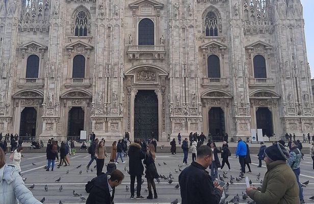 Milan Highlights Private Walking Tour