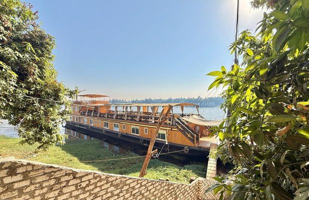 10 Nights and 11 Days Cairo Desert Oasis and Nile Dahabiya Tour