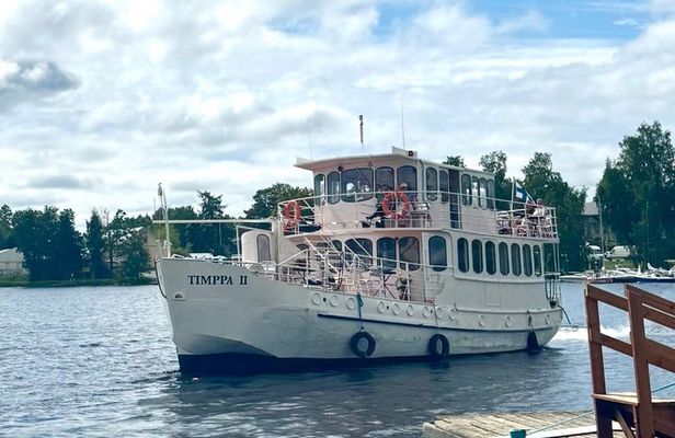 Lake Saimaa Sightseeing Cruise with a Local Family Company