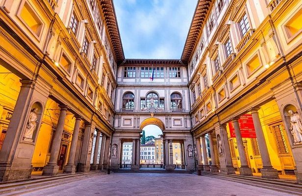 Uffizi Gallery Tour with Small Group and Expert Guide