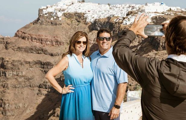Santorini Private Custom Tour: Hotel, Port & Airport Pickup