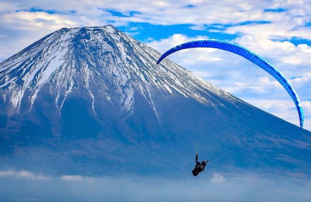 Tokyo: Mount Fuji Paragliding Experience With English Instructor