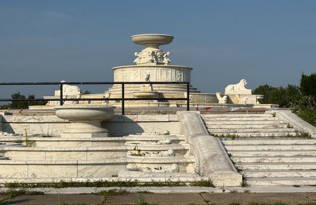 Detroit Belle Isle Highlights Tour with Private Transportation