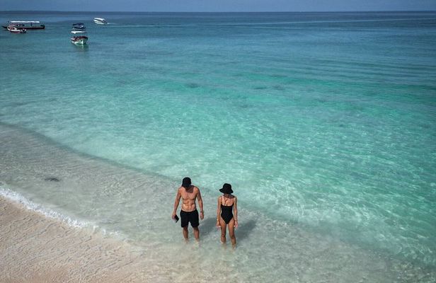 Day Trip to Playa Blanca Baru from Cartagena