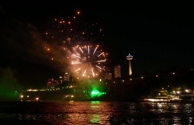 Niagara Falls Night Tour Dinner and Fireworks Boat Cruise