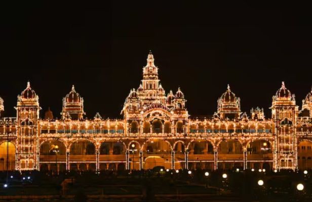 Royal Mysuru in One Day Palace Hill Lakes (From Bengaluru)