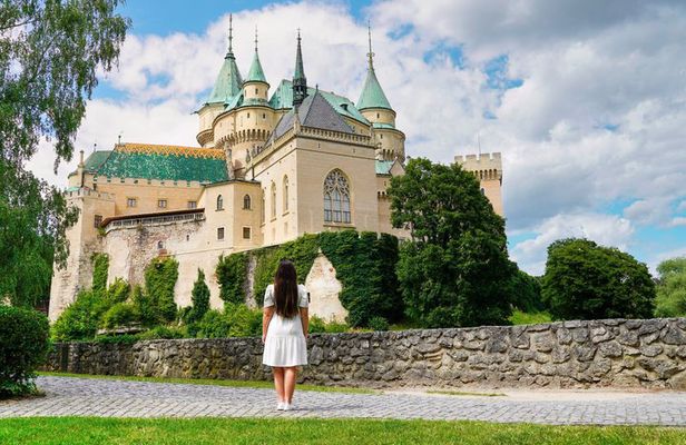 Bratislava Bojnice Castle, Cicmany & Banská Štiavnica Guided Tour