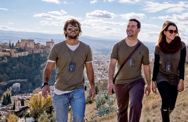 Granada's Hidden Treasures: Albayzin and Sacromonte Walking Tour