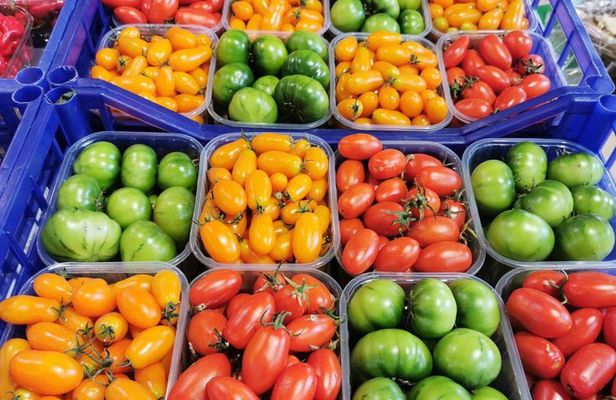 Local Food Market Tour in Rome