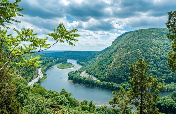 Private Guided Poconos Hiking Tour with Lunch and Transfer