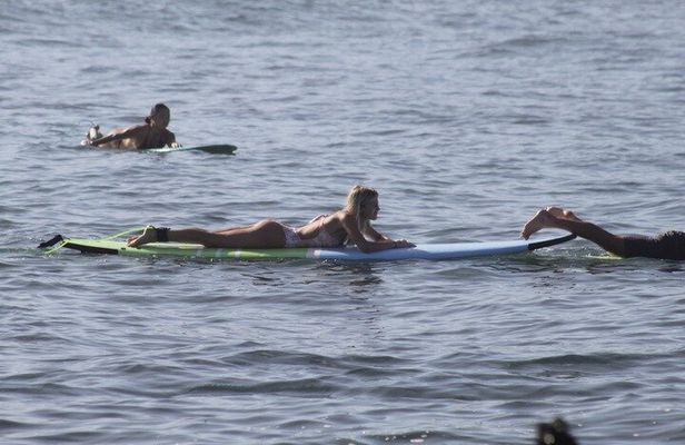 Surf Lesson for Family or Group in the North Shore of Oahu