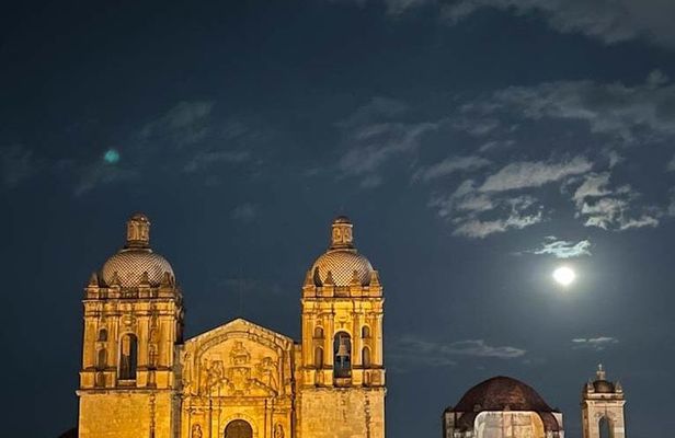 Night Walk of Urban Legends ghosts and Dinner in Oaxaca