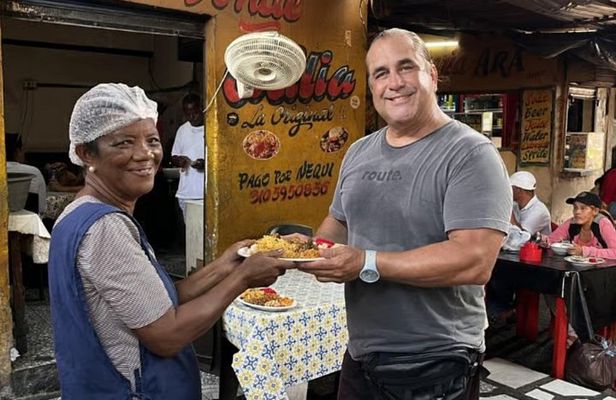 FUN BIKE TOUR with LUNCH at ANTHONY BOURDAIN FAVORITE SPOT