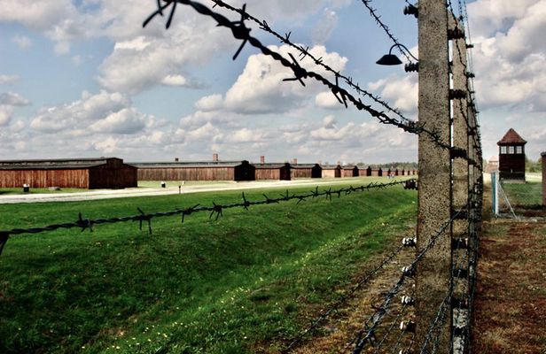 Auschwitz Birkenau Guided Tour Tickets and Transfer from Krakow